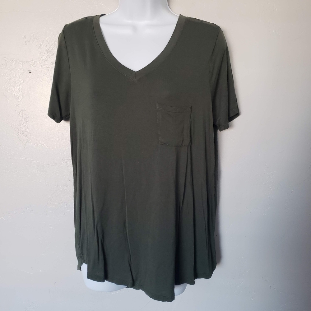 Janet Chung Small Hunter Green Short Sleeve Shirt Basic Tee V-neck Pocket Top